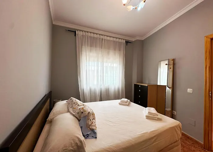 Bajbaj - 2 A 100 Metros De La Playa Del Bajondillo, A 300 Metros Del Centro De Torremolinos