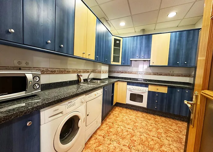 Bajbaj - 2 A 100 Metros De La Playa Del Bajondillo, A 300 Metros Del Centro De Торремолінос