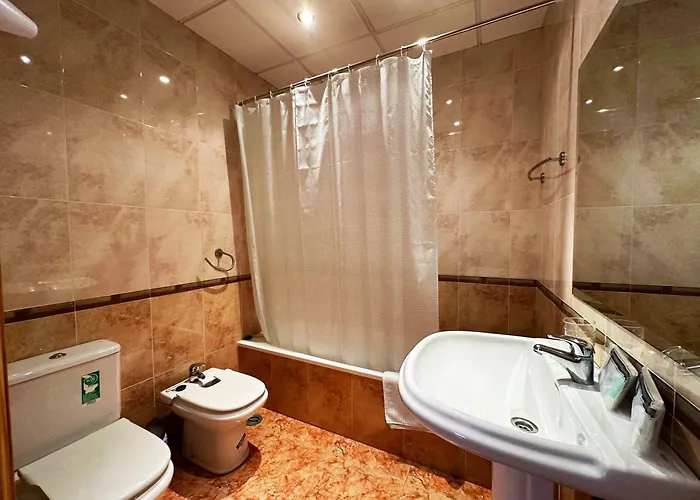 Bajbaj - 2 A 100 Metros De La Playa Del Bajondillo, A 300 Metros Del Centro De Торремолінос