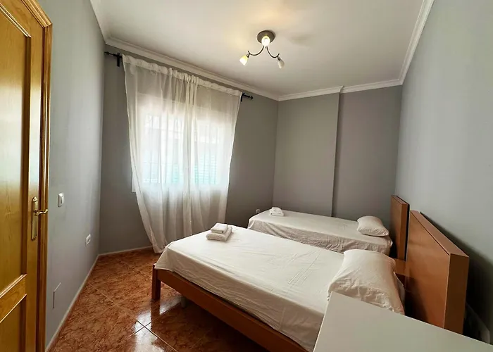 Bajbaj - 2 A 100 Metros De La Playa Del Bajondillo, A 300 Metros Del Centro De