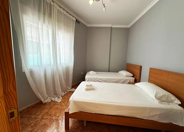 Appartamento Bajbaj - 2 A 100 Metros De La Playa Del Bajondillo, A 300 Metros Del Centro De