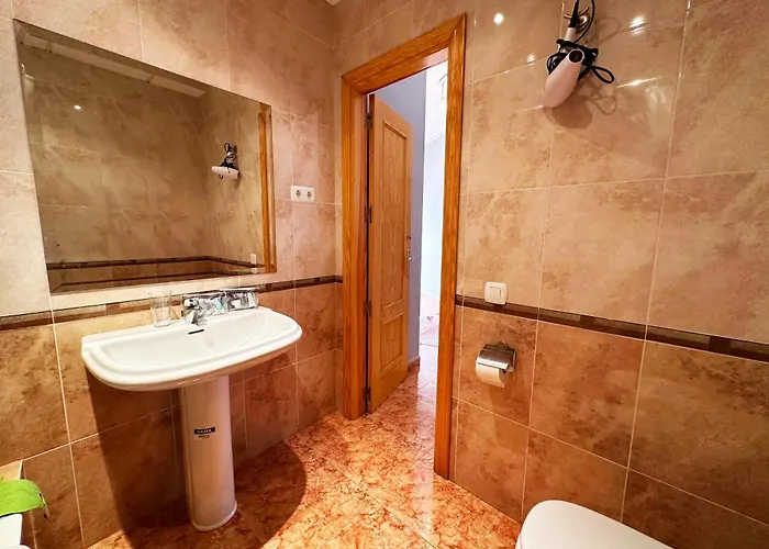 Appartamento Bajbaj - 2 A 100 Metros De La Playa Del Bajondillo, A 300 Metros Del Centro De Torremolinos