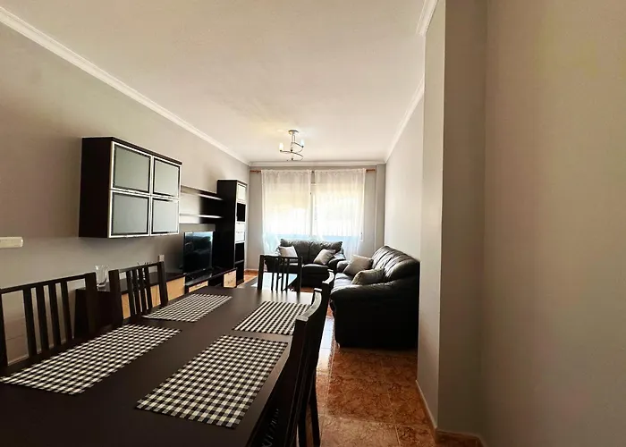 Bajbaj - 2 A 100 Metros De La Playa Del Bajondillo, A 300 Metros Del Centro De Torremolinos